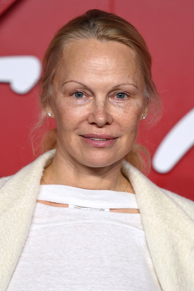 Pamela Anderson’s Best Makeup-Free Moments in Photos