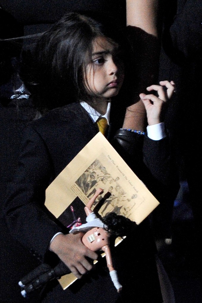 Michael Jackson’s Kids: Pics Paris, Prince & Blanket