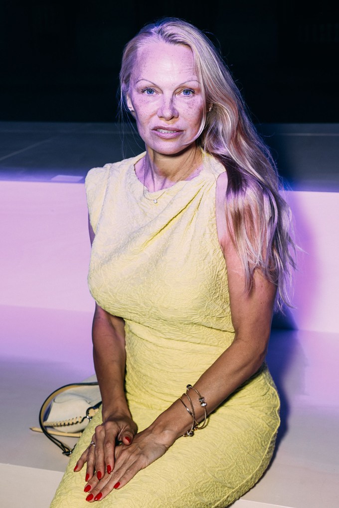 Pamela Anderson’s Best Makeup-Free Moments in Photos