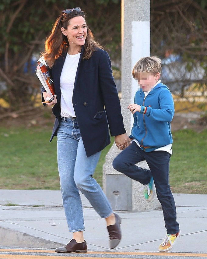 Jennifer Garner, Ben Affleck and Kids: See Their Family Photos