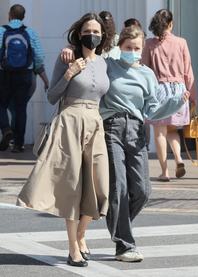 Angelina Jolie & Her Kids: Photos of Them on Fun Outings