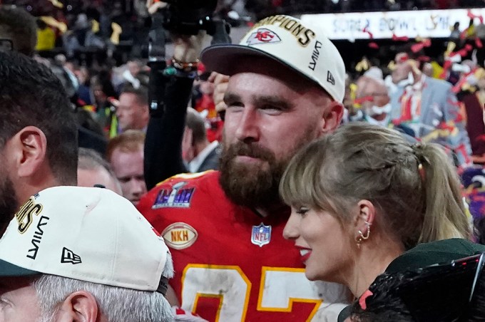 Taylor Swift at Travis Kelce’s Games: Photos of Her Cheering Him On