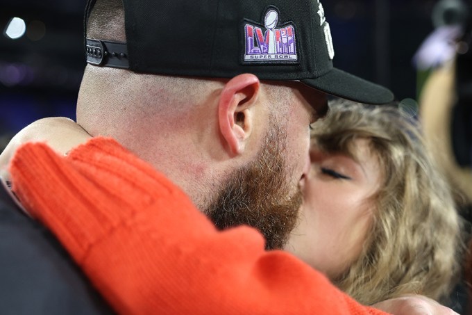 Taylor Swift at Travis Kelce’s Games: Photos of Her Cheering Him On