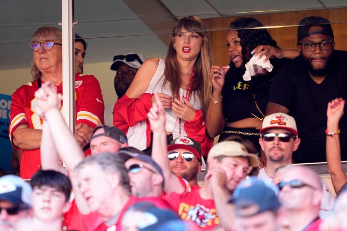 Taylor Swift at Travis Kelce’s Games: Photos of Her Cheering Him On