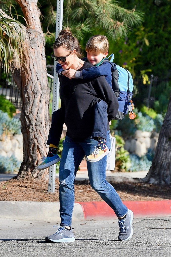 Jennifer Garner, Ben Affleck and Kids: See Their Family Photos