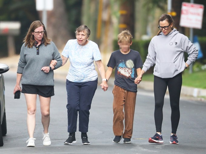 Jennifer Garner, Ben Affleck and Kids: See Their Family Photos