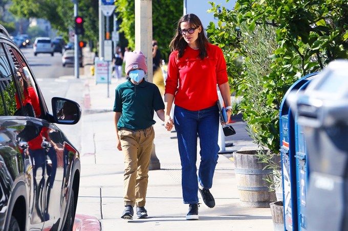 Jennifer Garner, Ben Affleck and Kids: See Their Family Photos