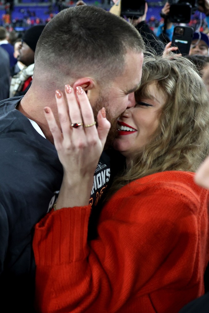 Taylor Swift at Travis Kelce’s Games: Photos of Her Cheering Him On