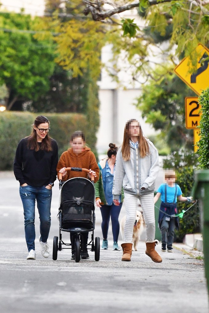 Jennifer Garner, Ben Affleck and Kids: See Their Family Photos