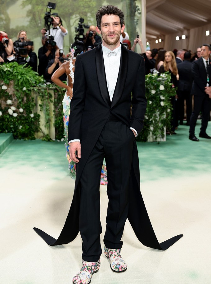 Met Gala Red Carpet 2024: Photos of Celebrity Arrivals