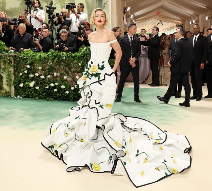 Met Gala Red Carpet 2024: Photos of Celebrity Arrivals