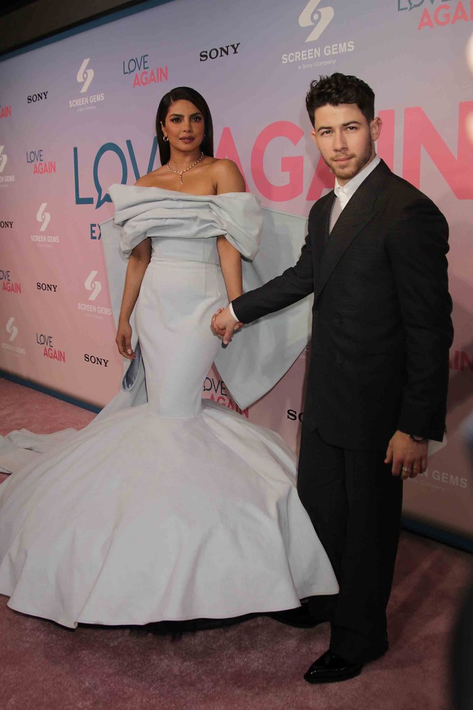 Priyanka Chopra & Nick Jonas: Photos of the Couple