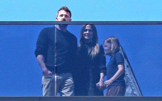 Ben Affleck & Jennifer Lopez Out With Their Kids: Photos