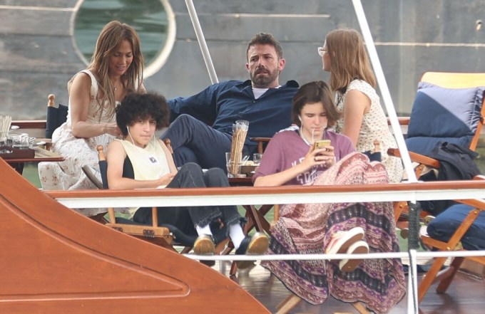 Ben Affleck & Jennifer Lopez Out With Their Kids: Photos