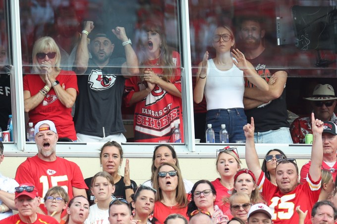 Taylor Swift at Travis Kelce’s Games: Photos of Her Cheering Him On