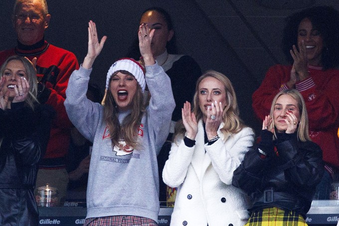 Taylor Swift at Travis Kelce’s Games: Photos of Her Cheering Him On