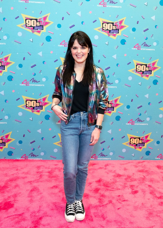 ’90s Con Pink Carpet: Photos of All the Celebrities