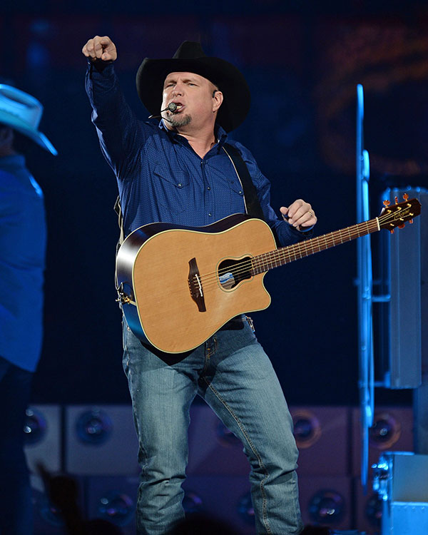 Garth Brooks: Photos of the Country Singer