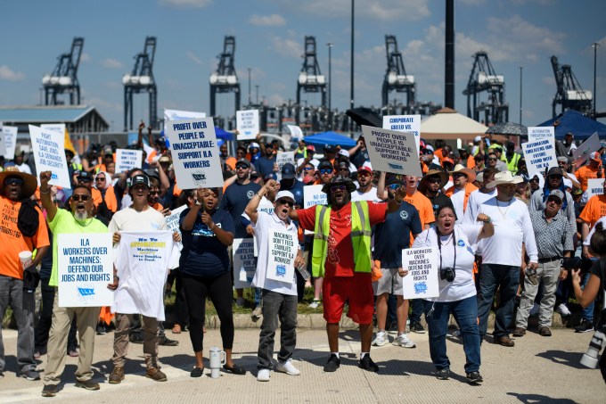 Port Workers’ Strike 2024: Photos of the Impact of the Strikes