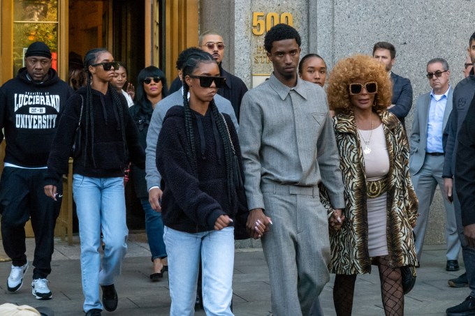 Diddy’s Family Supporting Him in Court: Pics Amid Ongoing Case