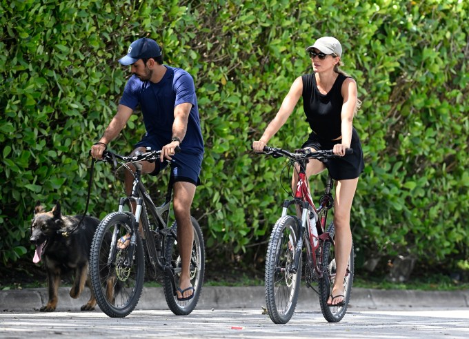 Gisele Bundchen & Boyfriend Joaquim Valente: Pics of the Couple