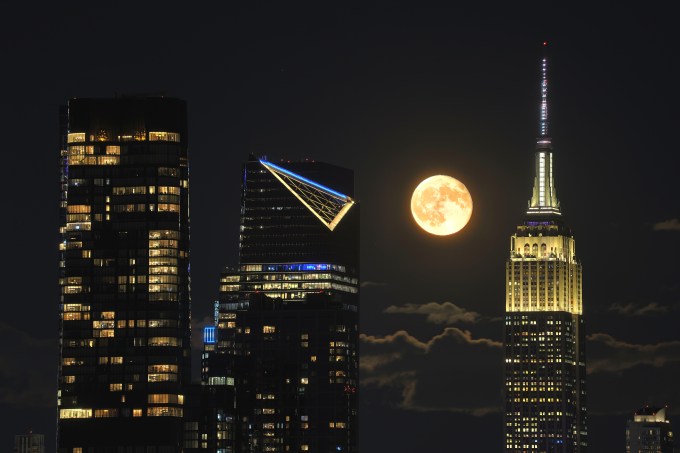 The 2024 Supermoons: Photos