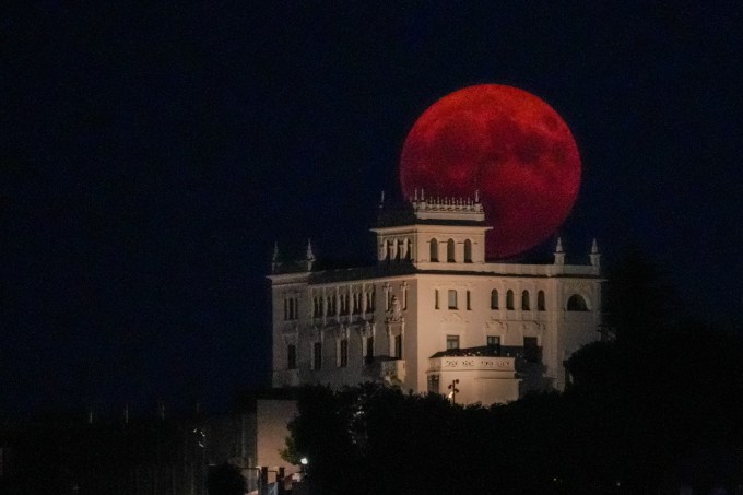 The 2024 Supermoons: Photos