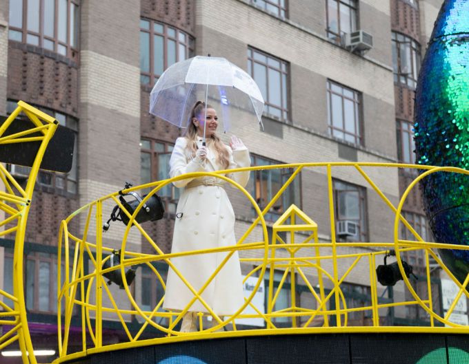 Macy’s Thanksgiving Day Parade 2024 Pics: Photos of the Stars