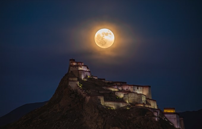 The 2024 Supermoons: Photos