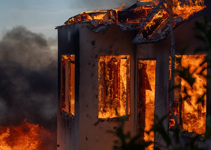 Mountain Fire Near Los Angeles: Ventura County Wildfire Photos