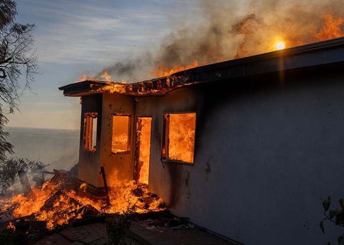 Mountain Fire Near Los Angeles: Ventura County Wildfire Photos