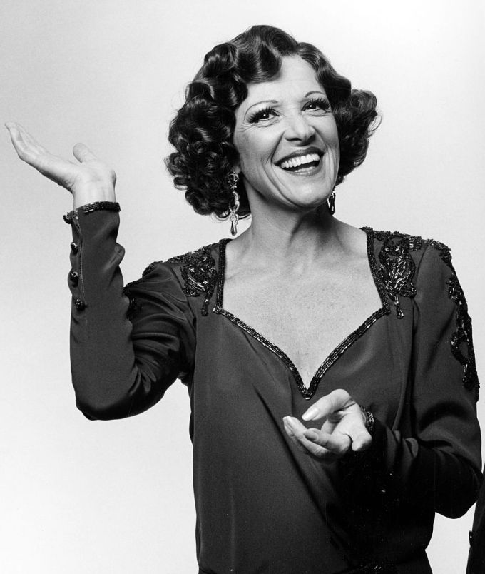 Linda Lavin Then & Today: The Late Actress’ Life in Photos