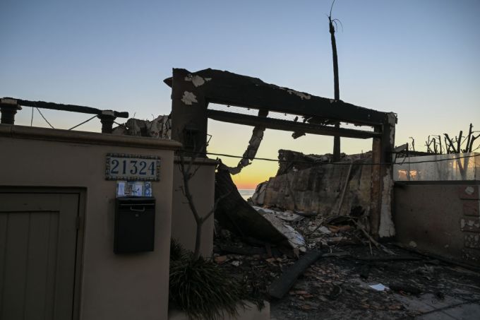 Paris Hilton’s Malibu Home Burned From California Fires: Pictures