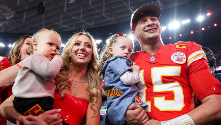 Patrick Mahomes and Brittany Matthews: Photos of the Couple