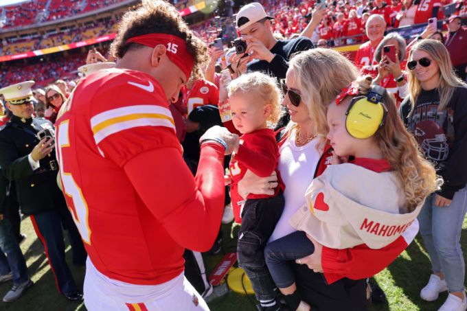 Patrick Mahomes and Brittany Matthews: Photos of the Couple